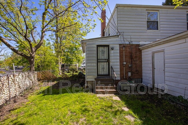 Building Photo - 25141 Treadwell Ave