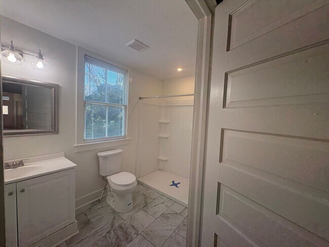 Building Photo - 169 Lamar St