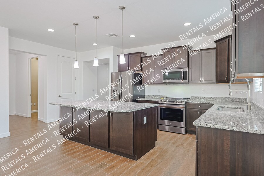 Building Photo - 13607 W Briles Rd
