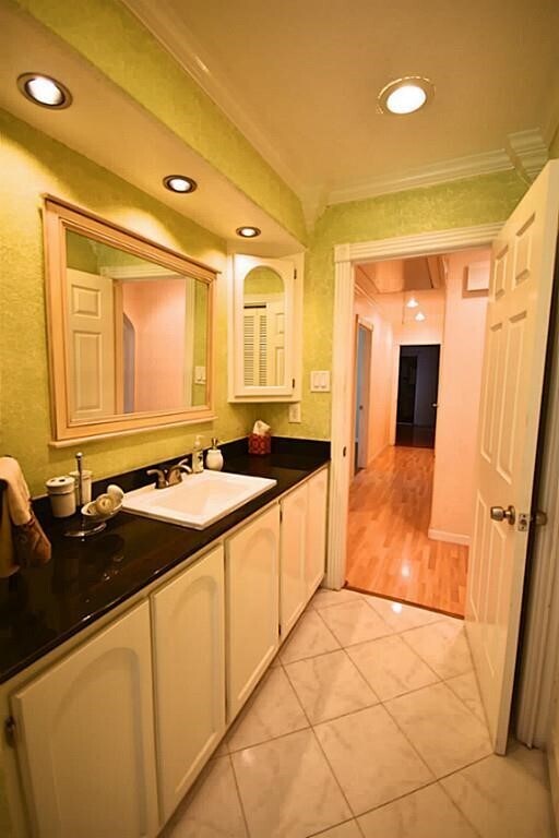 Building Photo - 9705 Westview Dr