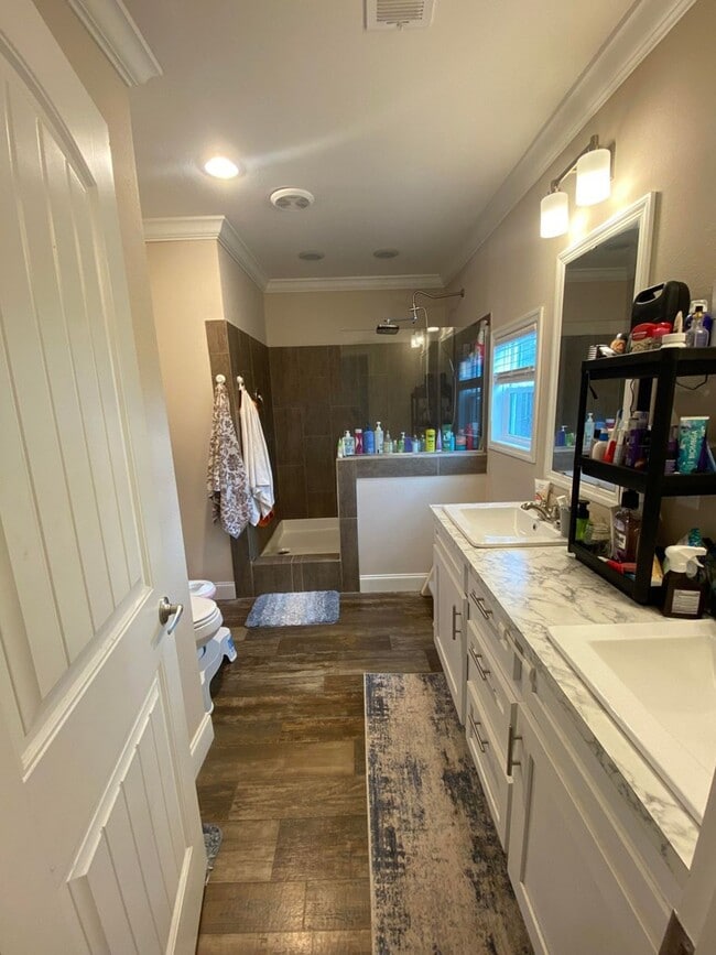 Building Photo - 1545 Elm Pass Rd