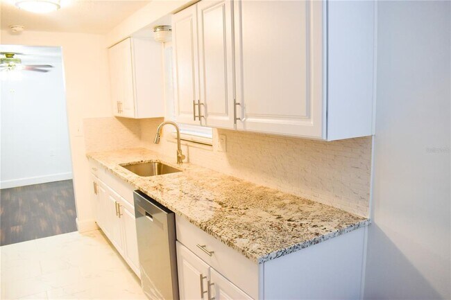 Building Photo - 5108 Sandalwood Dr