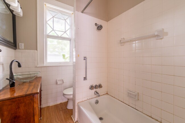 Building Photo - 2004 Walker Ave