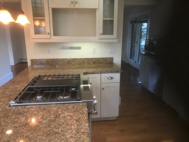 Building Photo - 4 Phillips Rd