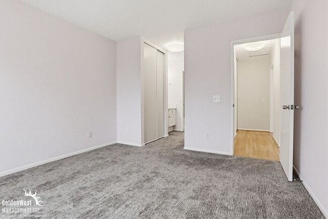 Building Photo - Charming 2Bdm 2Ba Condo with Private Balcony in Heart of Mira Mesa!