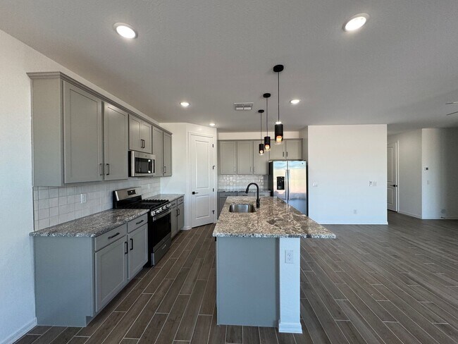Building Photo - 7606 W Smoketree Dr