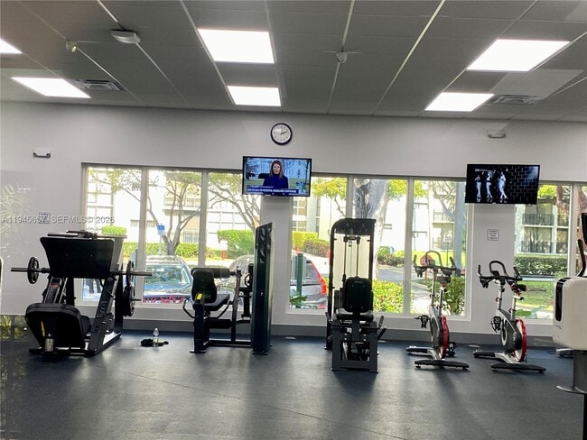 Building Photo - 17011 N Bay Rd