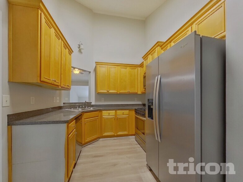 Building Photo - 7134 Creeksong Dr