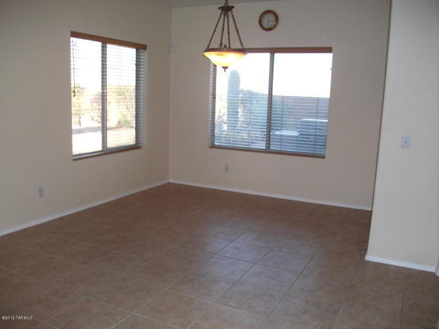Building Photo - Spacious Continental Ranch Home with Commu...