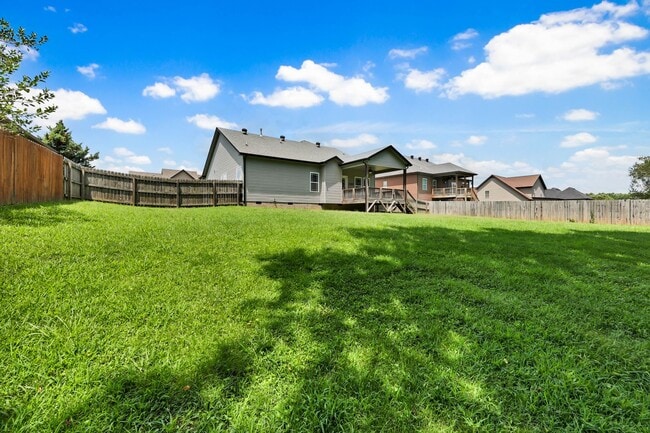 Building Photo - 987 Promenade Dr