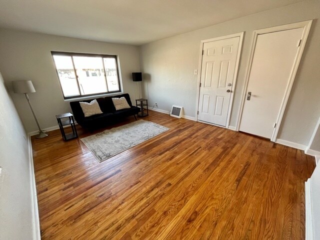 Building Photo - 5422 Chippewa St