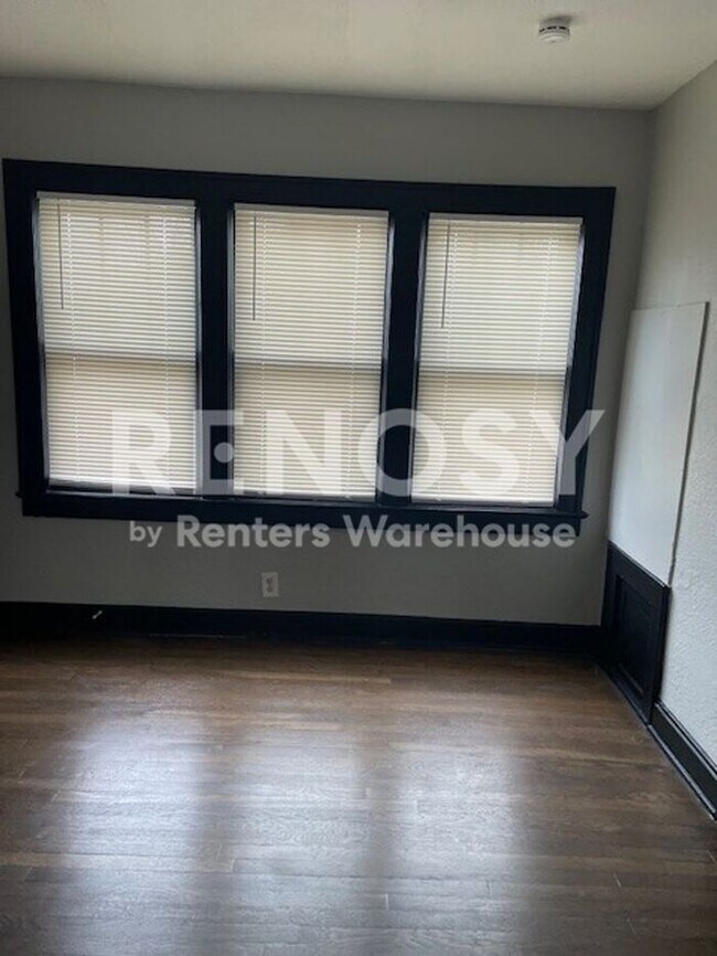 Building Photo - Great location   Updated 3-bedroom 2 bath home