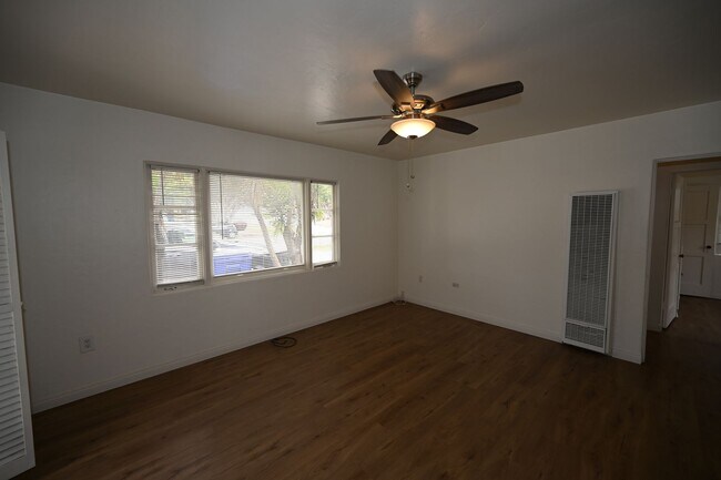 Building Photo - 1609diam