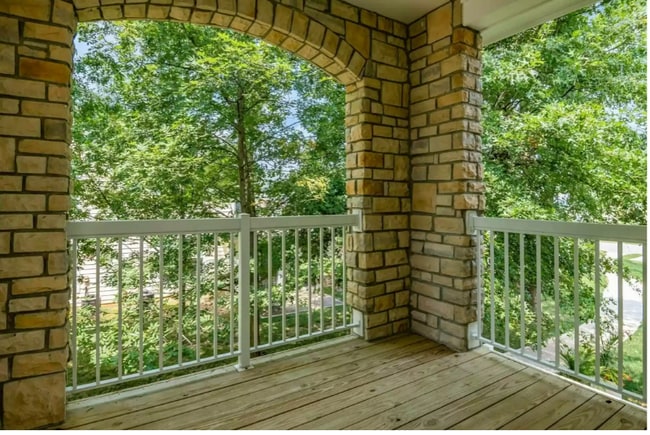 Building Photo - 222 Lake Cove Dr
