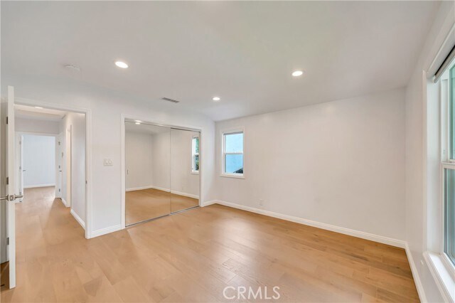 Building Photo - 4833 Longridge Ave