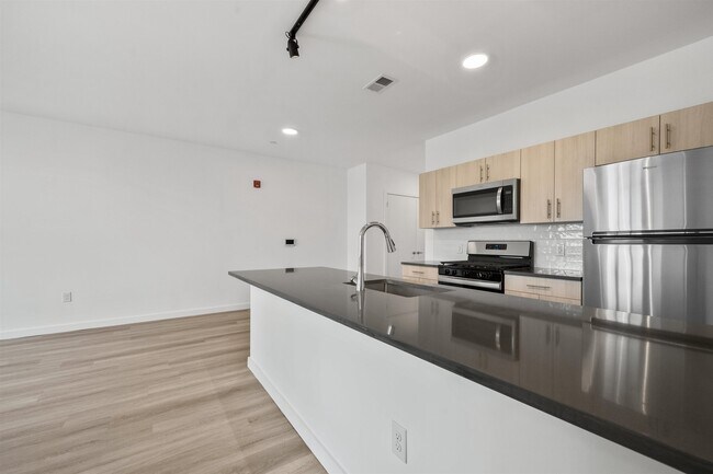 Building Photo - 117-121-121 Prospect Ave