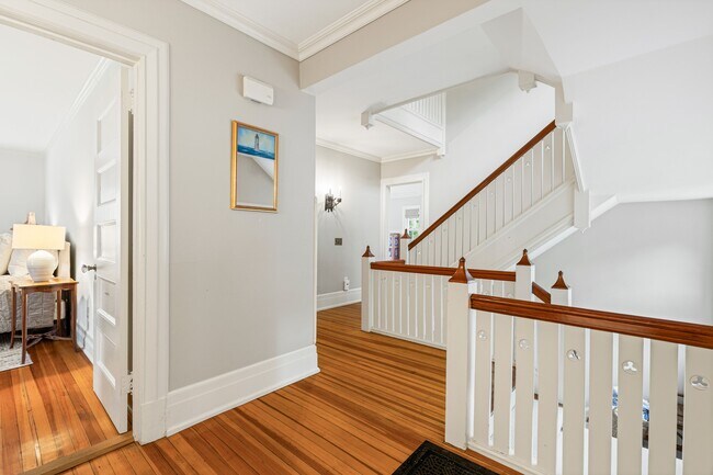 Building Photo - 203 Riverside Ave