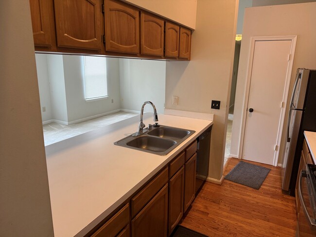 Building Photo - Spacious 2 Bedroom 2 Bathroom Condo in Asp...
