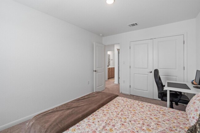 Building Photo - 1617 Purple Martin Dr