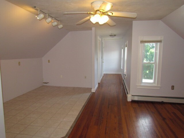 Building Photo - 10 Nursery St