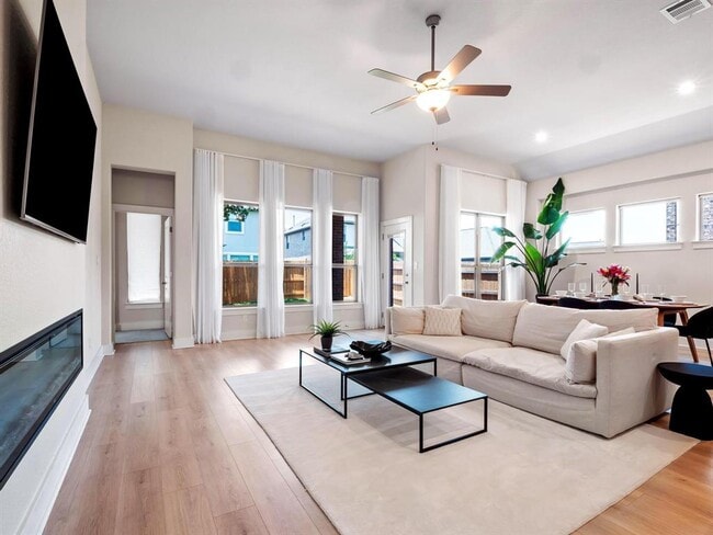 Building Photo - 2209 Santa Isabella Dr