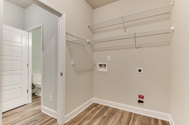 Building Photo - 140 Pebble Ln