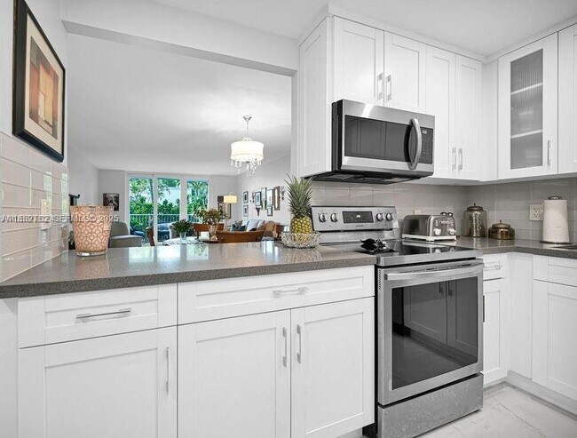 Building Photo - 2851 NE 183rd St