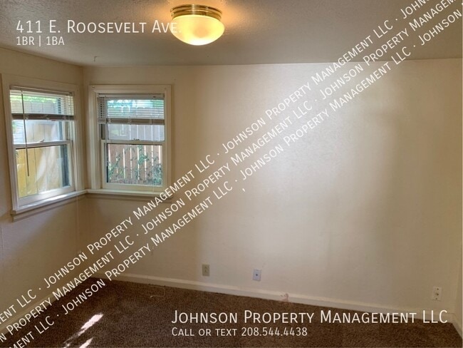 Building Photo - 411 E Roosevelt Ave