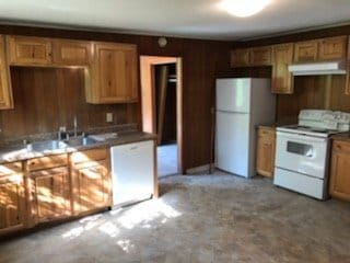 Building Photo - 2 Bedroom, 1 bath apartment in a duplex