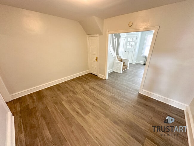 Building Photo - 3 Bedroom townhome in Olney-Oak Lane, Phil...