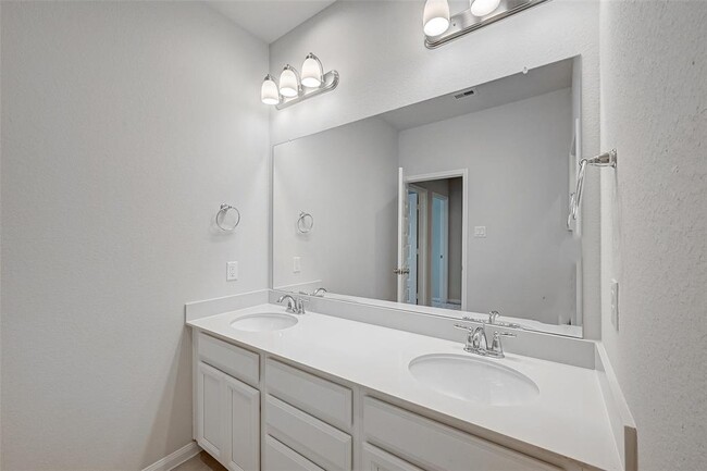 Building Photo - 4103 Split Ivy Dr