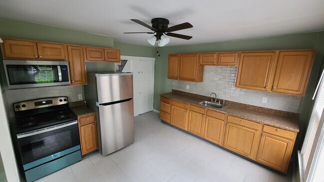 Primary Photo - 197 Center St