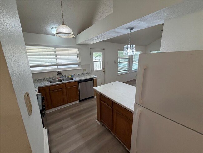 Building Photo - 16821 Whitebrush Loop