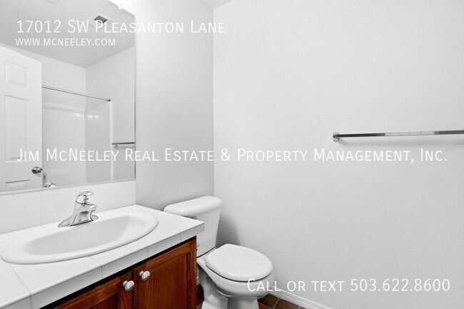Building Photo - 17012 SW Pleasanton Ln