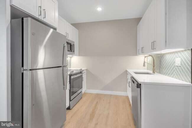 Primary Photo - 1144 Frankford Ave