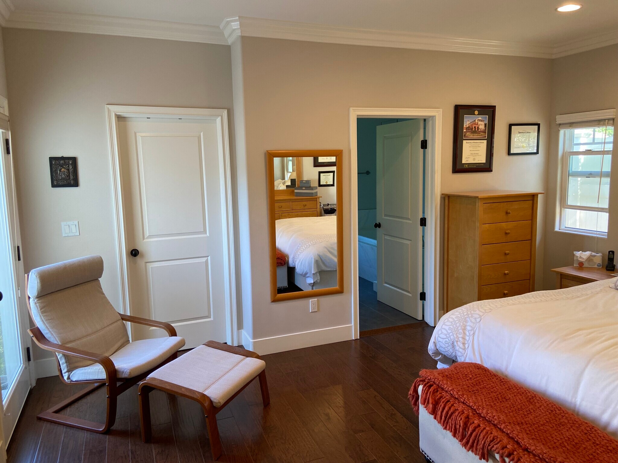 Building Photo - 4470 Stansbury Ave