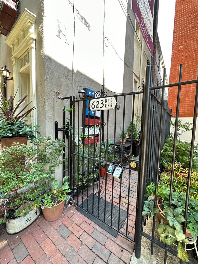 Building Photo - 623 American#F