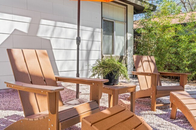 Building Photo - Centrally Located - Minutes from Dell Children's Hospital