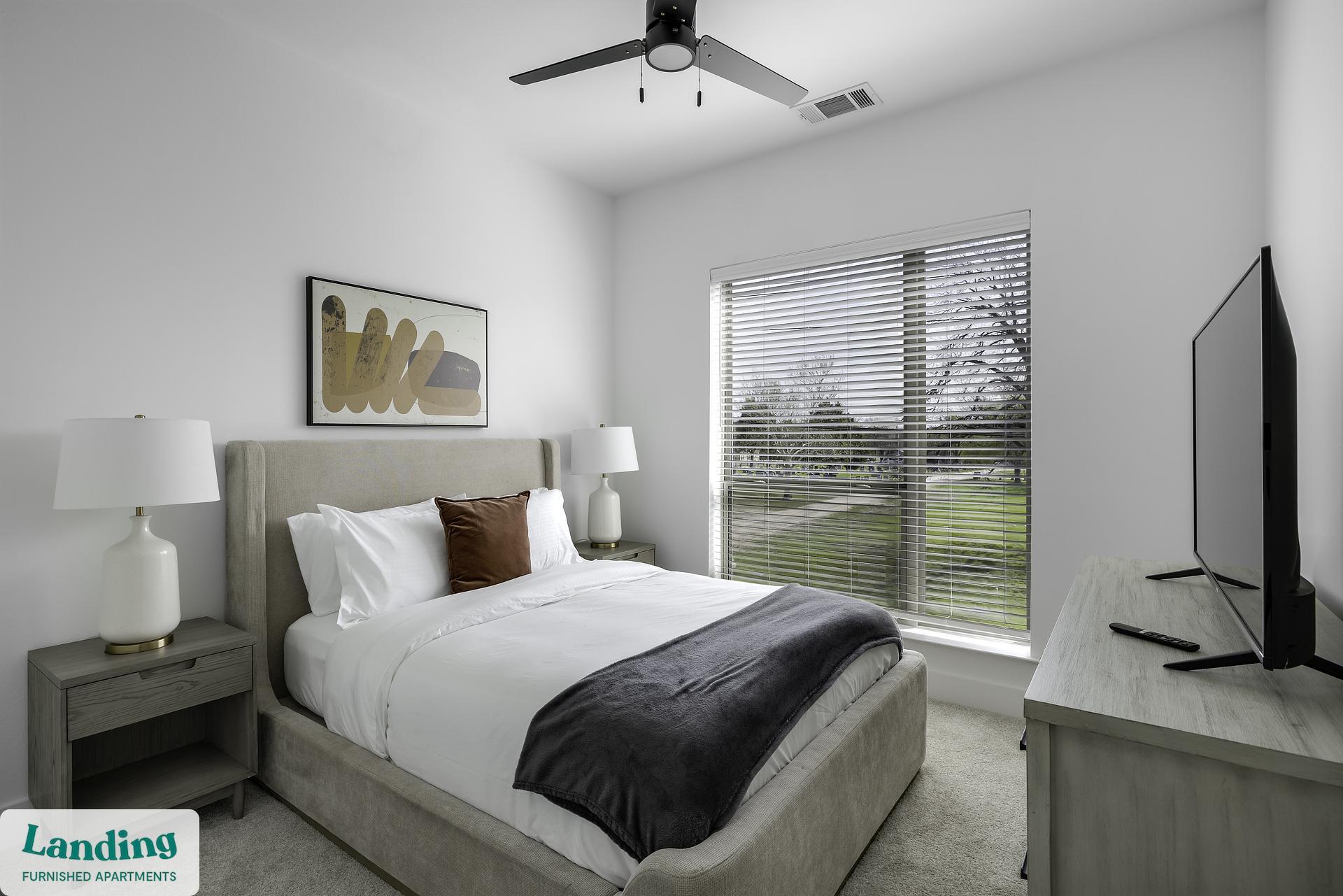 Building Photo - 650 E Sycamore St