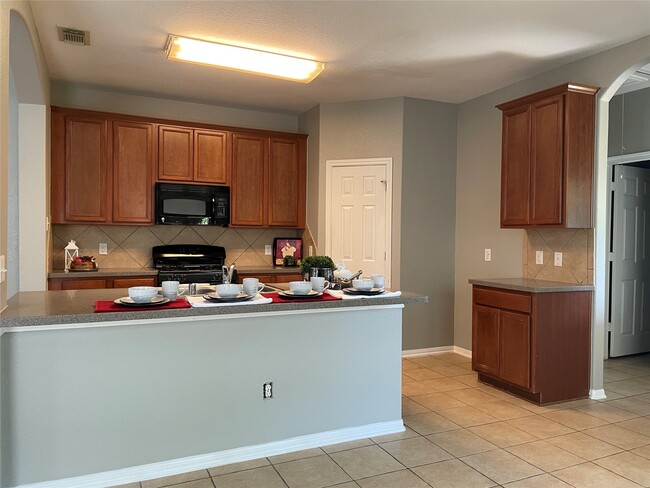 Building Photo - 5426 Rio Dr