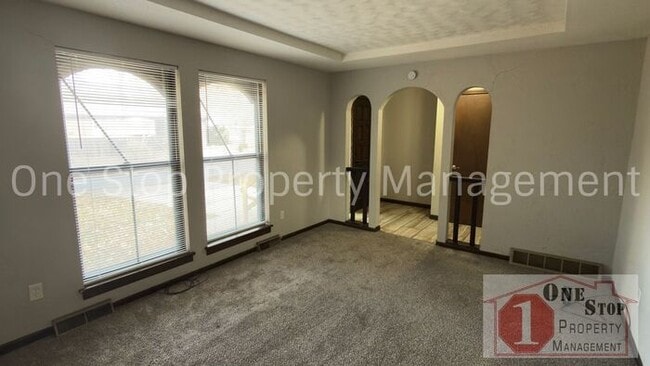 Building Photo - Beautiful Split Level Home w/ 4 Bedroom an...