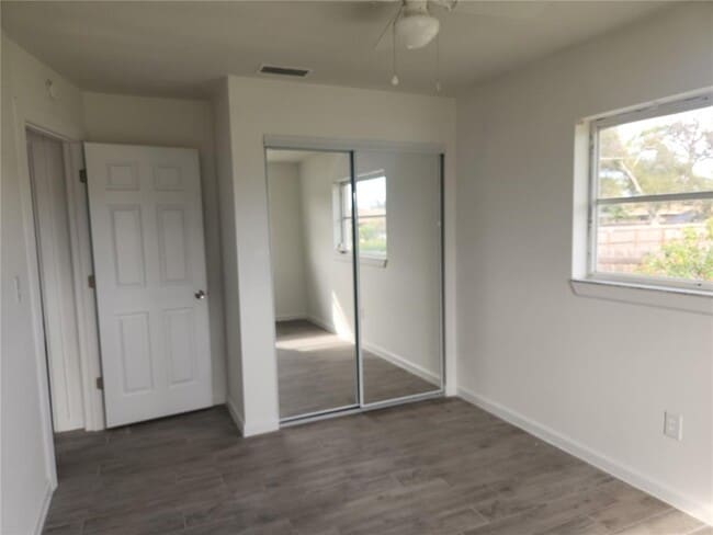 Building Photo - 1140 Queen Rd