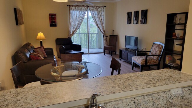 Building Photo - Annual turnkey furnished renovated GATED COMMUNITY**3 BEDROOM TOWNHOUSE