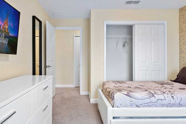 Building Photo - 4802 Romeo Cir