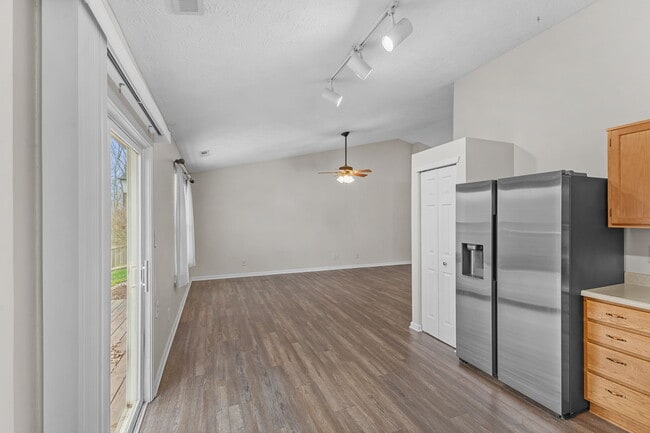 Building Photo - 778 Kingston Cir