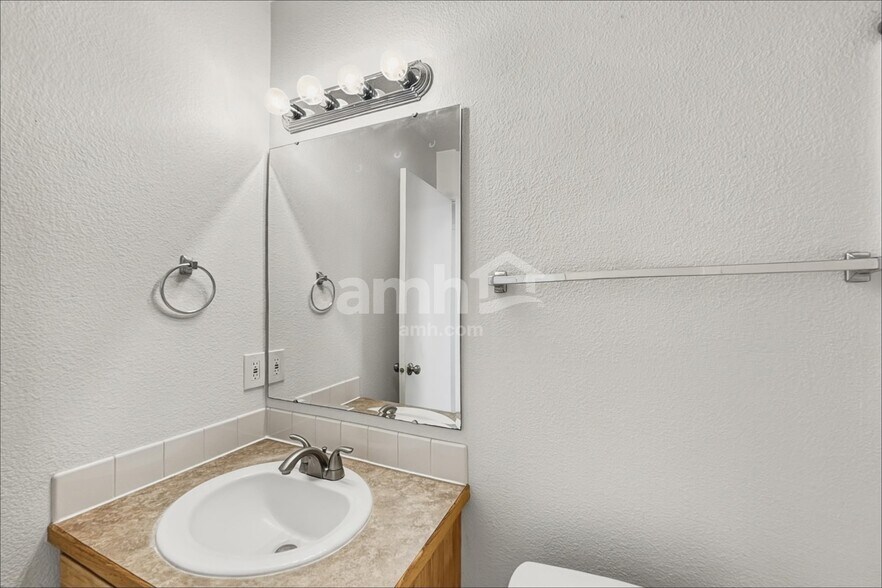 Building Photo - 16557 Allegre Way
