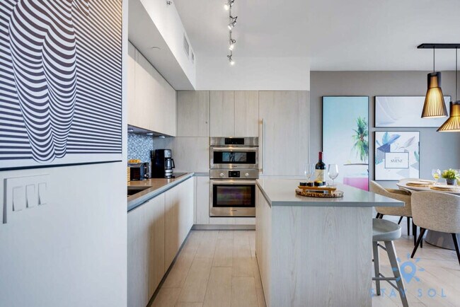Building Photo - 4010 S Ocean Dr