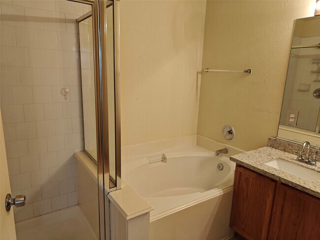Building Photo - 14918 Sugar Mist Ln
