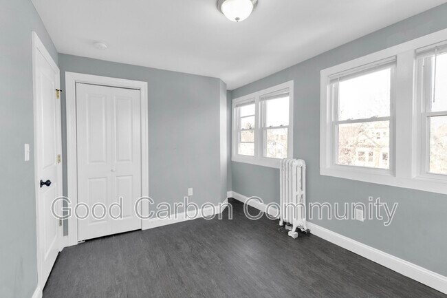 Building Photo - 618 Elmwood Ave