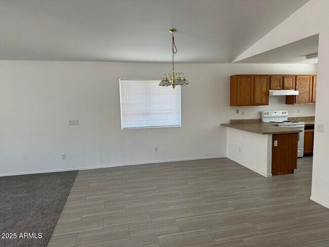 Building Photo - 10520 W Mohave St